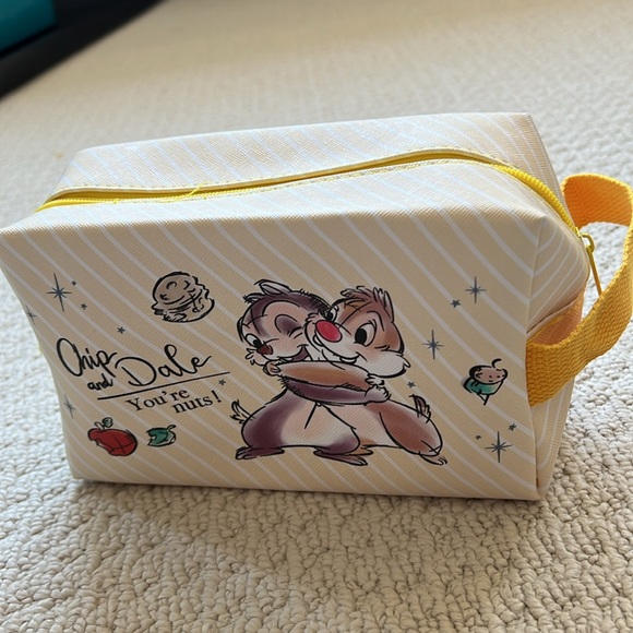 NWT - Disney Chip and Dale make-up case. - Picture 3 of 6